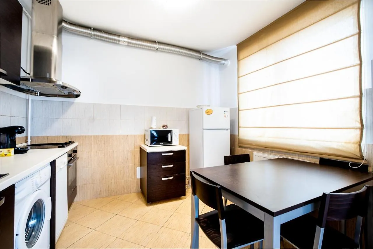 Studio Aviatiei Boekarest 0*,
